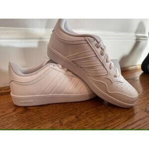 NWT Adidas Hoops 4.0 J Sneakers - Size 4Y